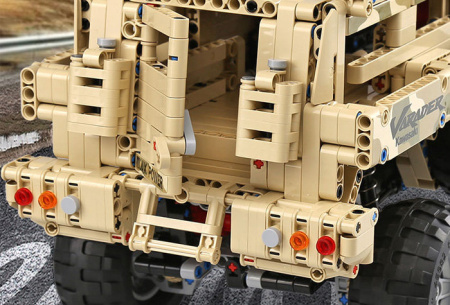 Конструктор Mould King 13131 Бронетранспортер Marauder