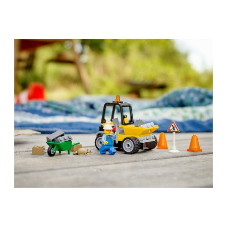 Конструктор Lego 60284 City Автомобиль для дорожных работ