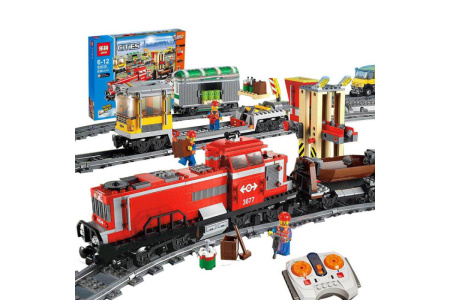 Конструктор Lepin 02039 Красный грузовой поезд