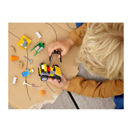 Конструктор Lego 60284 City Автомобиль для дорожных работ