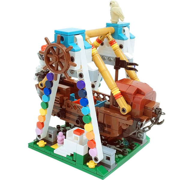 Конструктор XingBao xb-01109 «Парк развлечений: Пиратская лодка»