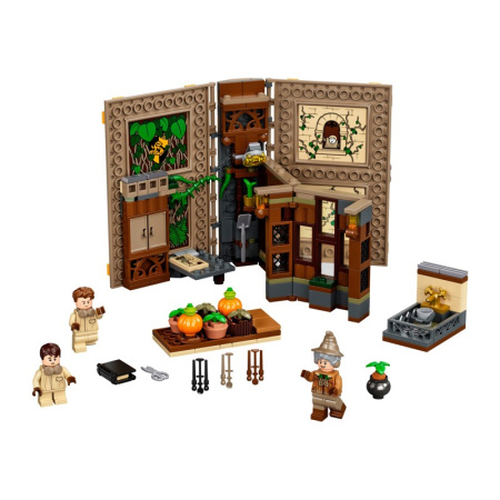 Конструктор Lego 76384 Harry Potter Учеба в Хогвартсе: Урок травологии